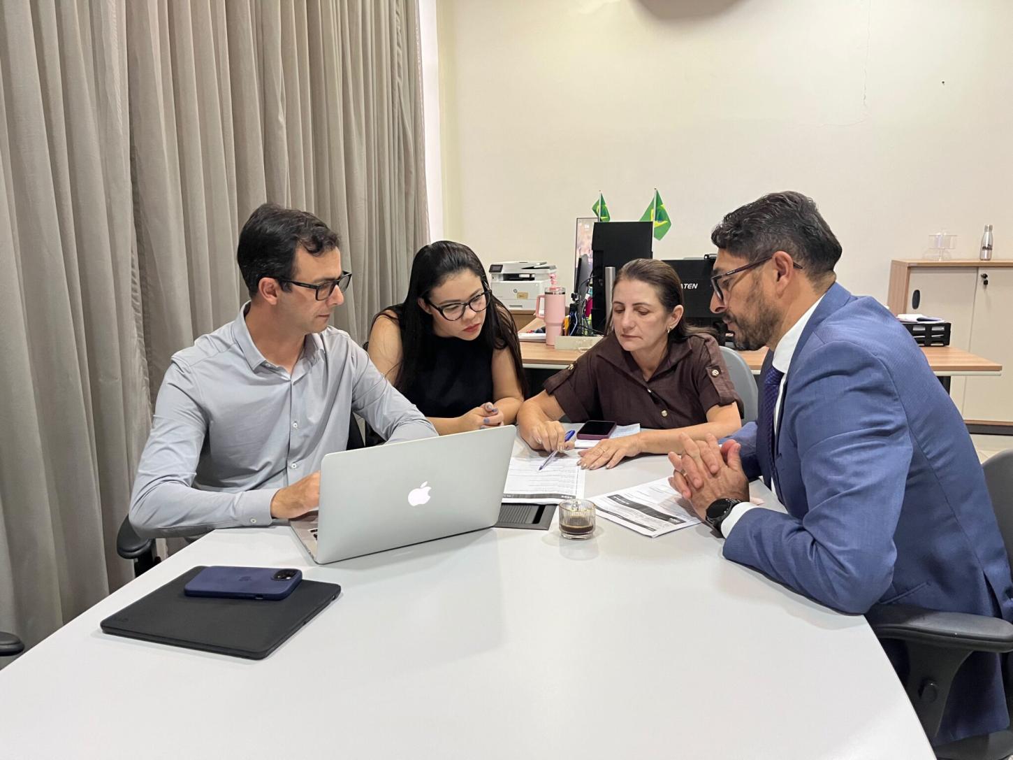Saúde em pauta: Márcio Pacele acompanha andamento de emendas e busca soluções para Extrema