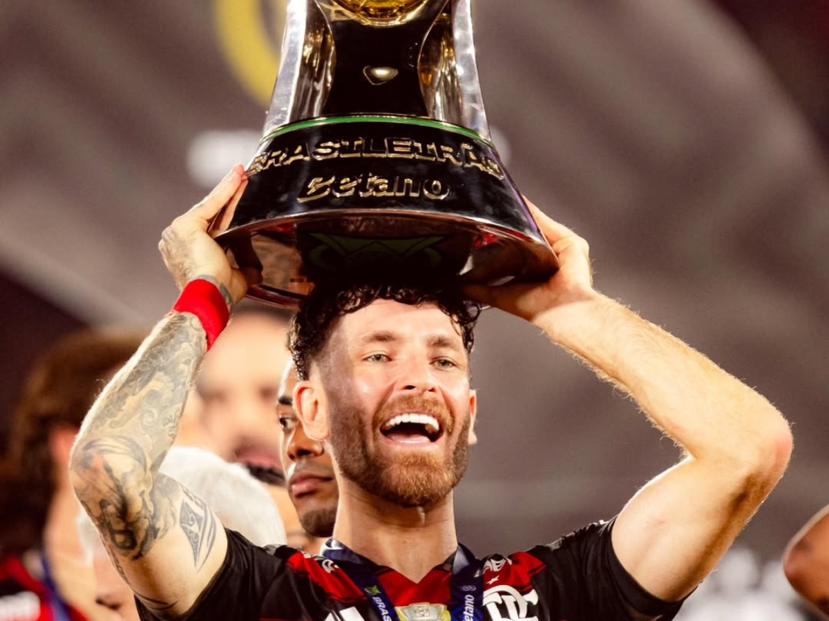 Léo Pereira de saída? Clube turco faz proposta por zagueiro do Flamengo