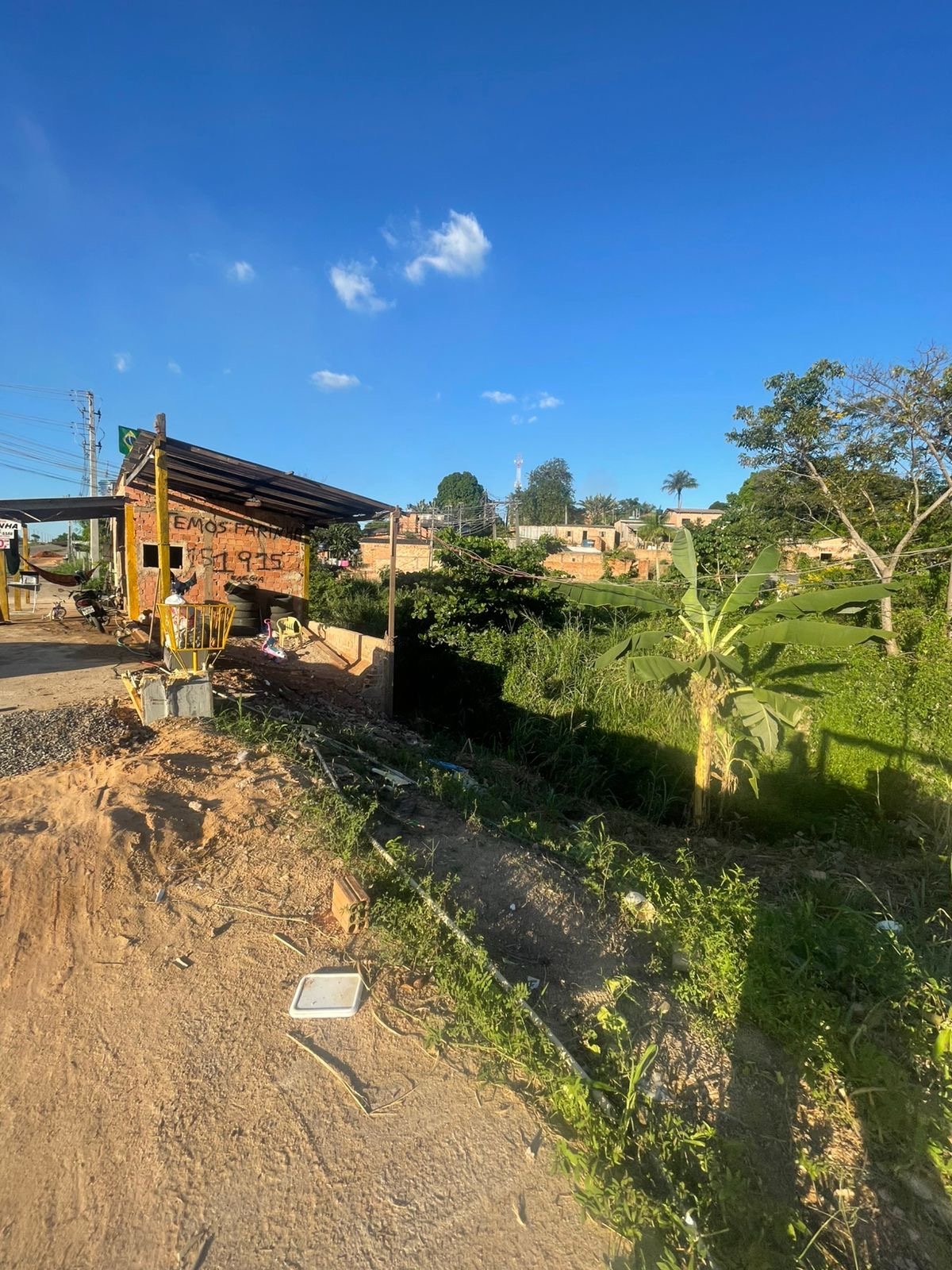 Pastor Evanildo solicita limpeza e desobstrução de córrego no bairro Floresta para evitar alagamentos e riscos à saúde