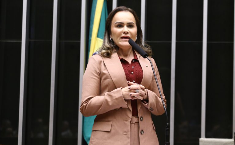 Proposta cria regras para segurança sanitária e controle de piscinas