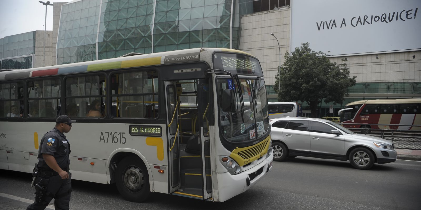 Rodoviários do Rio decidem continuar em estado de greve até amanhã