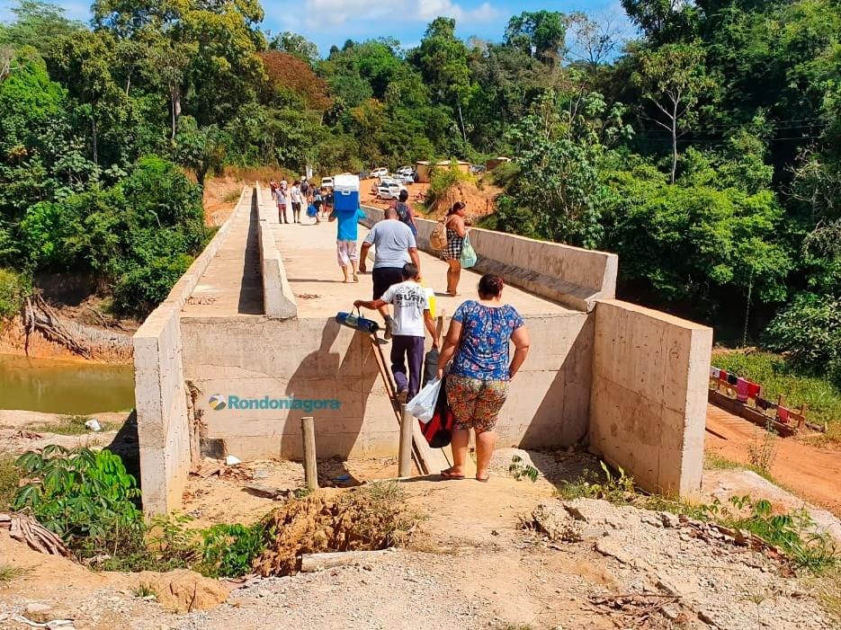 Aluguel de balsa para garantir travessia do córrego Jacu da Vala já consumiu R$ 10 milhões do Governo