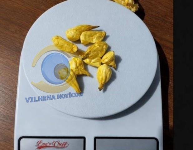 Cerejeiras: adolescente é apreendido com porções de cocaína no decorrer de abordagem policial
