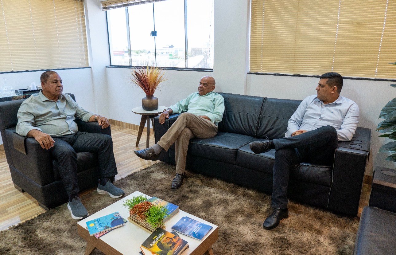 Pastor Evanildo reforça diálogo com comunidades e lideranças durante visitas a São Francisco do Guaporé e Ji-Paraná