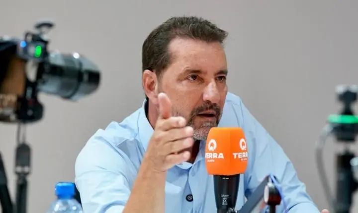 Hildon condena gestão de saúde baseada na “ambulancioterapia”
