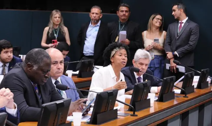 Justiça: Sílvia Cristina comemora a aprovação da PEC 47 na CCJ da Câmara