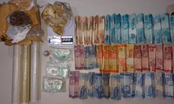 OURO PRETO DO OESTE – SUSPEITOS FOGEM POR ÁREA DE MATA,  ABANDONAM DROGAS  E DINHEIRO DURANTE ABORDAGEM DA PM