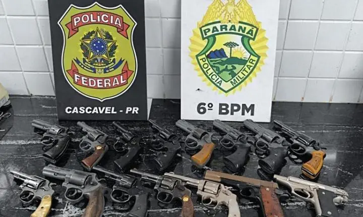 PF e PM/PR apreendem 15 armas de fogo e prendem 2 suspeitas